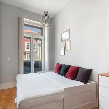 Mouzinho 244 - & * Porto